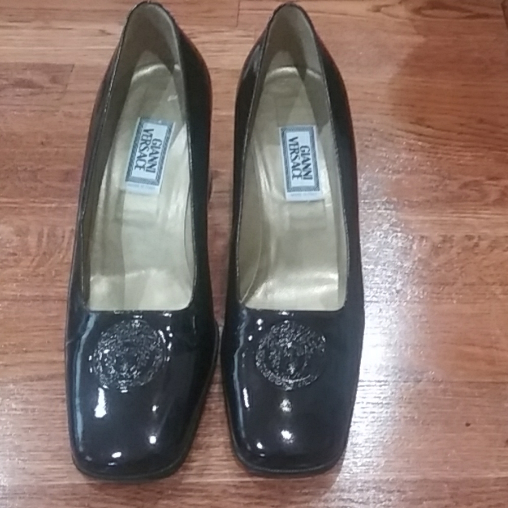 Gianni Versace runway medusa embossed shoes